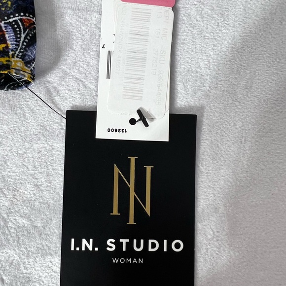 I.N. Studio Women's Paisley Sleeveless Blouse Size 2X - Picture 6 of 16